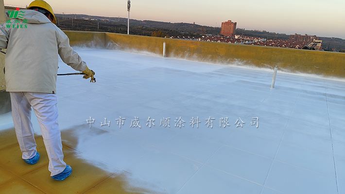 6喷涂防水涂料.jpg
